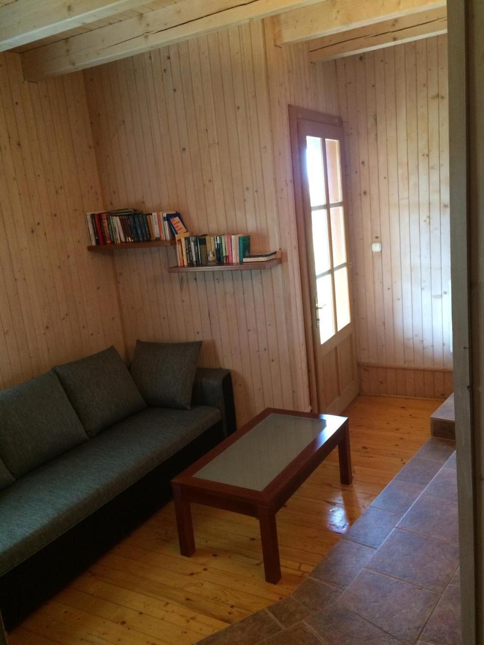 Mezesfeszer Apartman Daire Cserkút Oda fotoğraf
